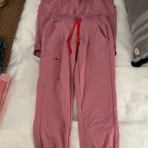 Pink Figs scrubs set, XXS top, XS jogger bottoms